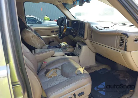 2002 Chevrolet Tahoe Lt z USA, uszkodzony, nr VIN 1GNEC13Z32R117039